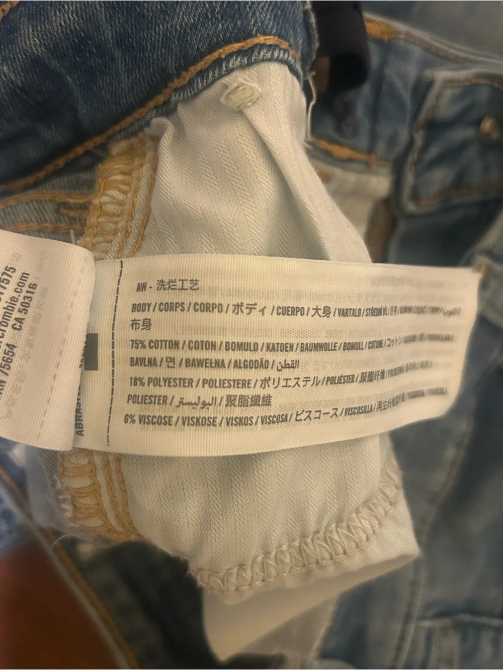 Abercrombie Kids Girls High Rise Mom Jeans Size 9/10 Long Light Wash